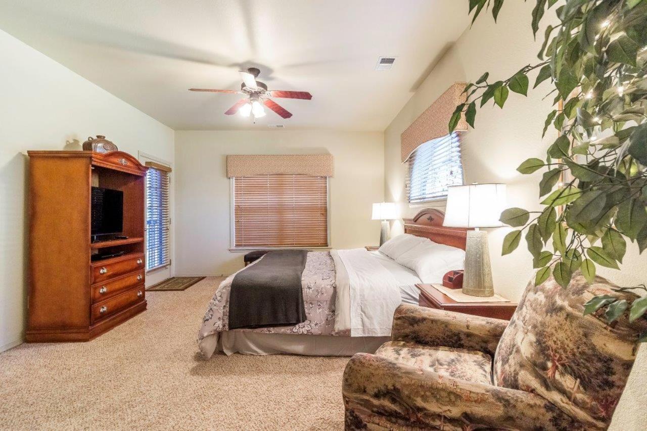 Pools Sleeps 10 Close To 76 Silver Dollar City 0502 Branson Exterior foto